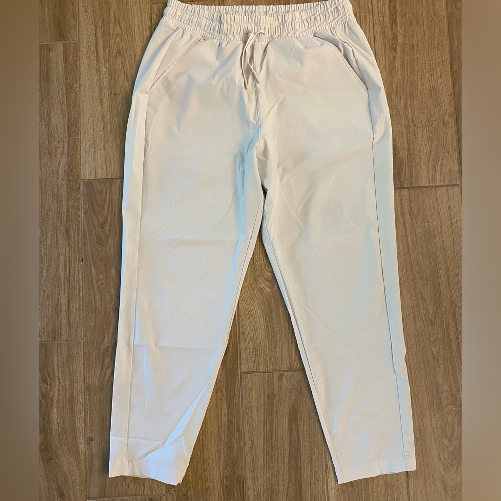 All In Motion Size Medium Women’s Active pants in Cream